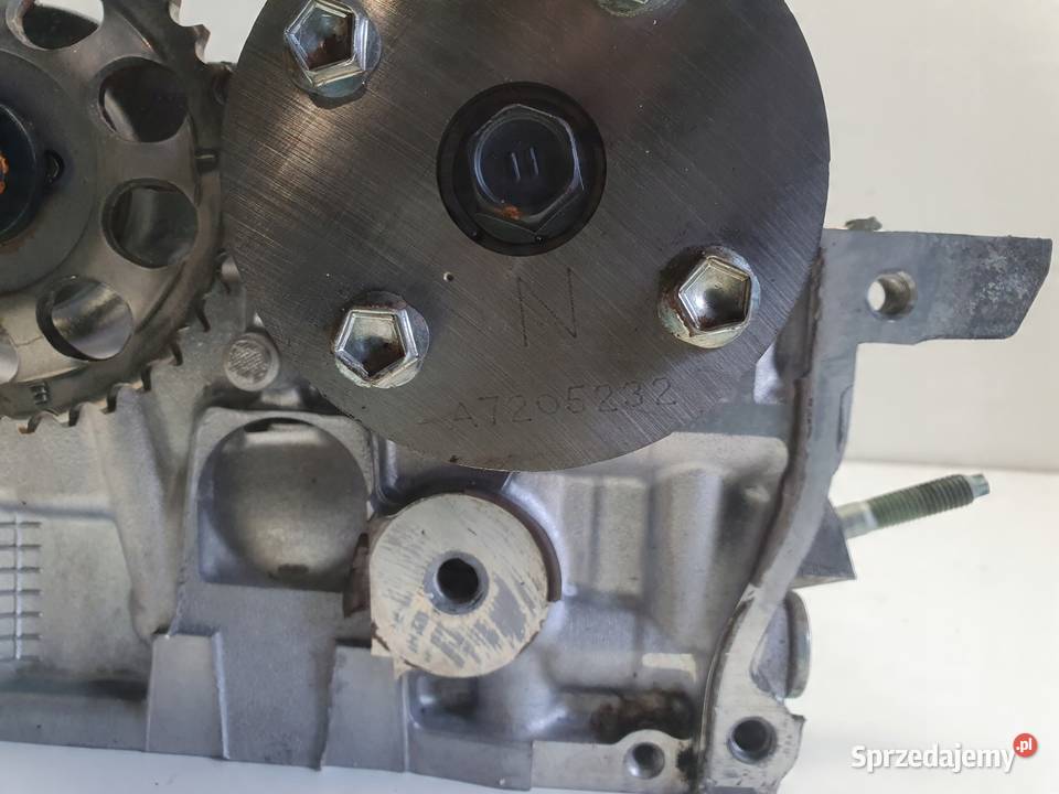 Toyota Yaris III 15 HYBRID GŁOWICA CYLINDRÓW osobowe Janów