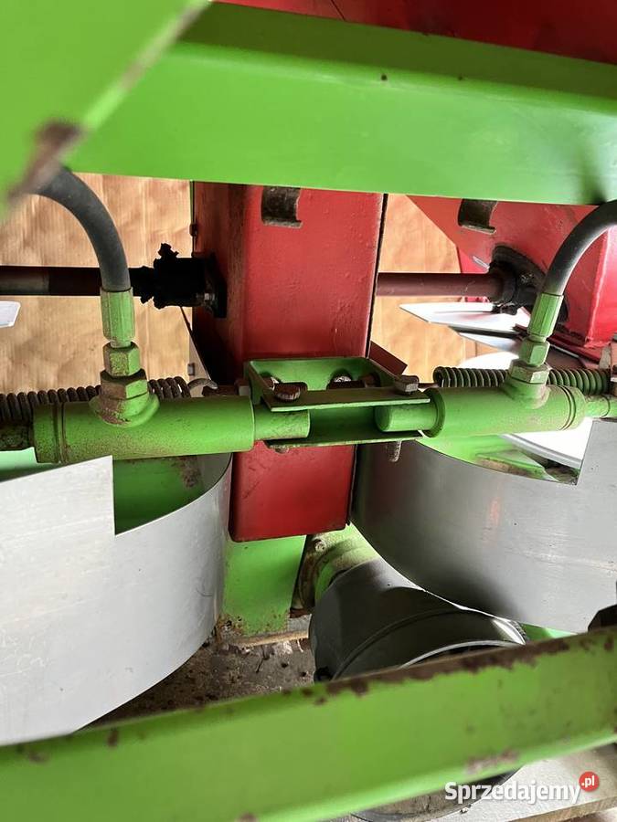 Rozsiewacz Unia Brzeg MX Piaski