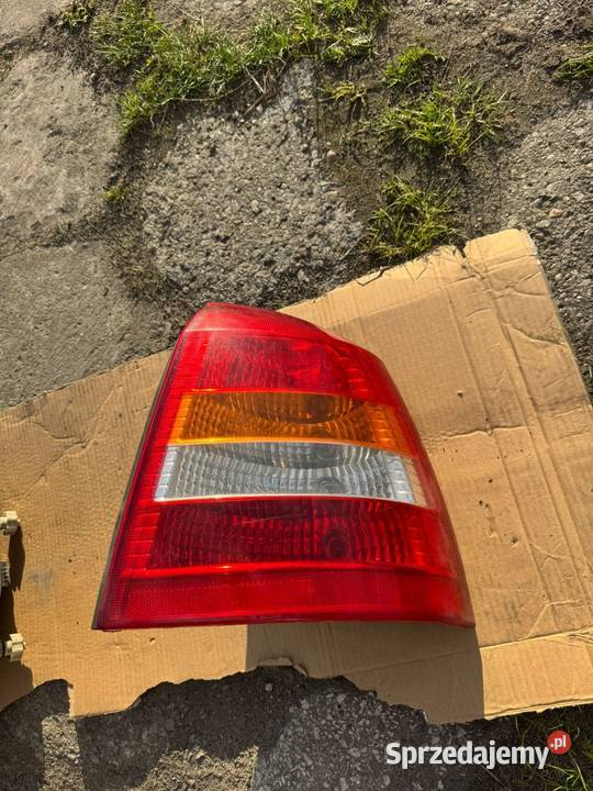 Lampa prawa OPEL ASTRA G2 Starachowice sprzedam