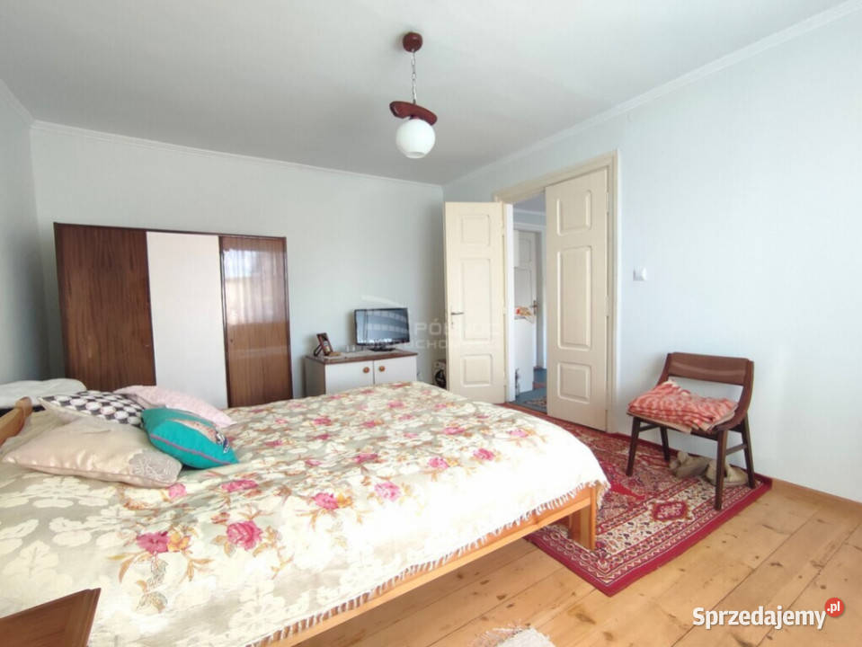 Przytulny dom wśród zieleni Zwiartów