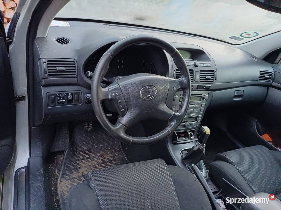 Do sprzedania Toyota Avensis combi 2003r 2l D4D lakier metallic Piwniczna-Zdrój
