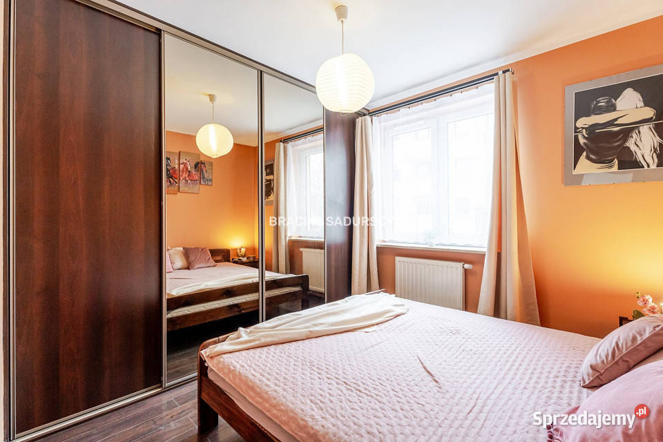 sprzedaży mieszkania 5845m2 3 pokoje Kraków blok