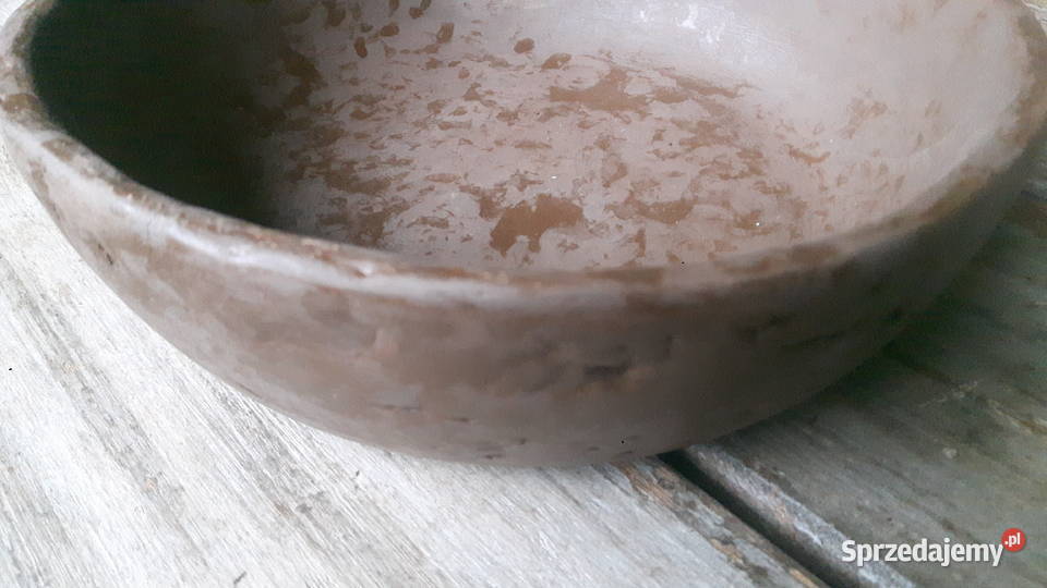 Misa ceramiczna ręcznie wykonana.