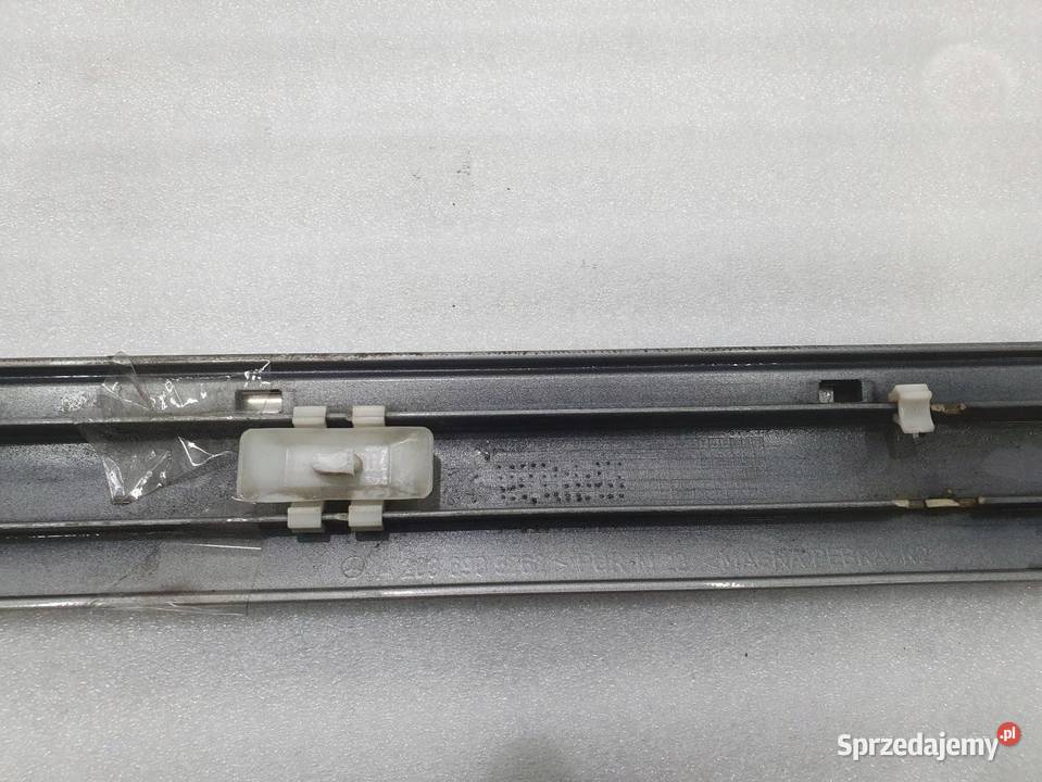 LISTWA DRZWI PRAWA TYŁ MERCEDES W203 2036905262 osobowe