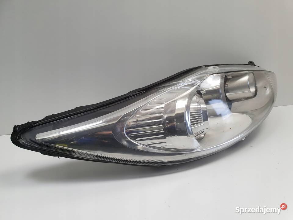 LAMPA PRAWA Ford Fiesta MK7 0817r PRZEDNIA PRAWY Rudka