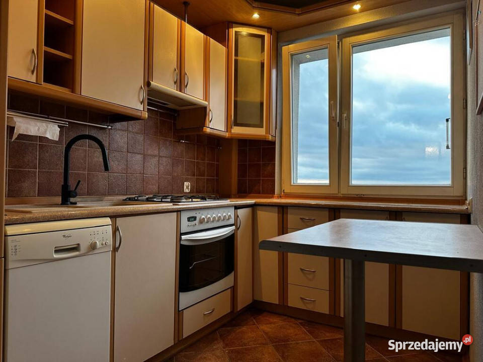 Na sprzedaż mieszkanie 675 m2 do odświeżenia Piotrków Trybunalski