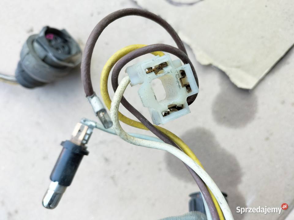 Audi 80 B4 80B4 KOSTKA WTYCZKA WIĄZKA LAMPY lubelskie Kamień-Kolonia
