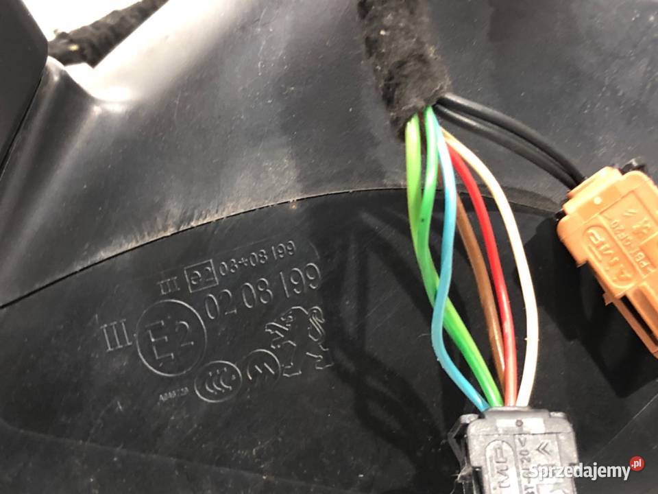 LUSTERKO PRAWY PEUGEOT 3008 Hatchback 0917