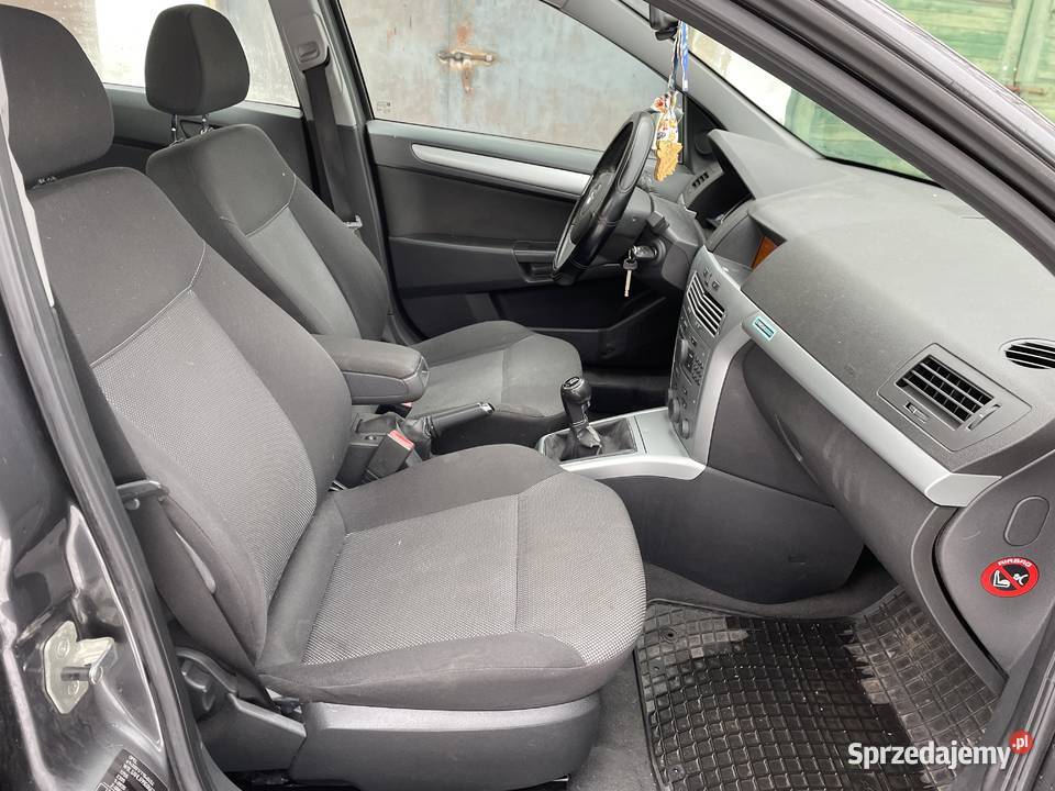 Opel ASTRA H Sedan Lift Benzyna 16 16V 116 2009 kupiony w polskim salonie śląskie Będzin