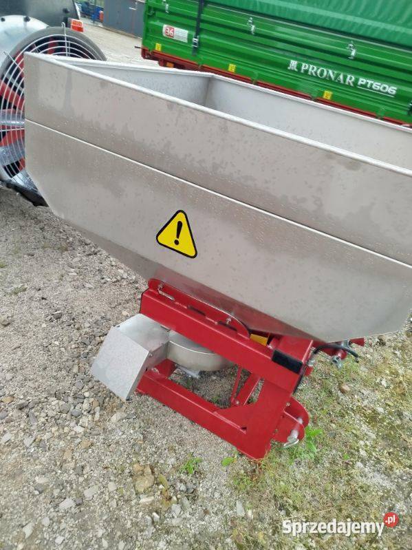 Rozsiewacz nawozu sadowniczy ze stali Rozsiewacze nawozów Lipsko sprzedam