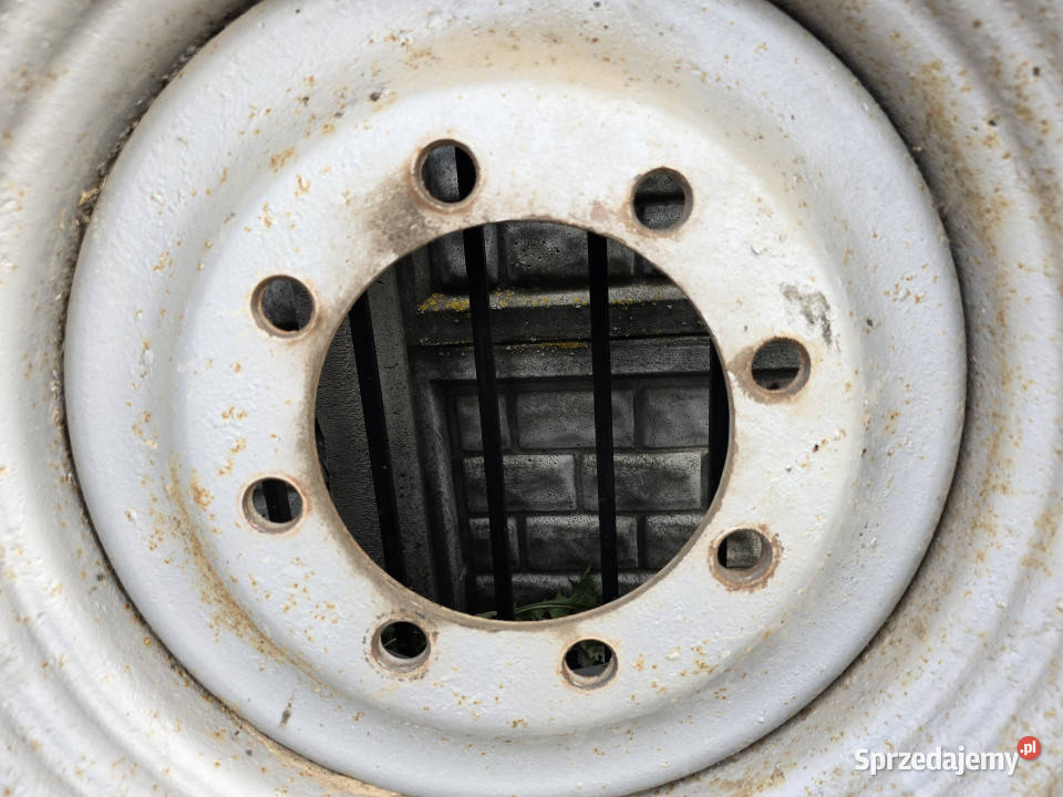 Koła 2 sztuki 175 24 otwór 220 mm 8 śrub sprzedam