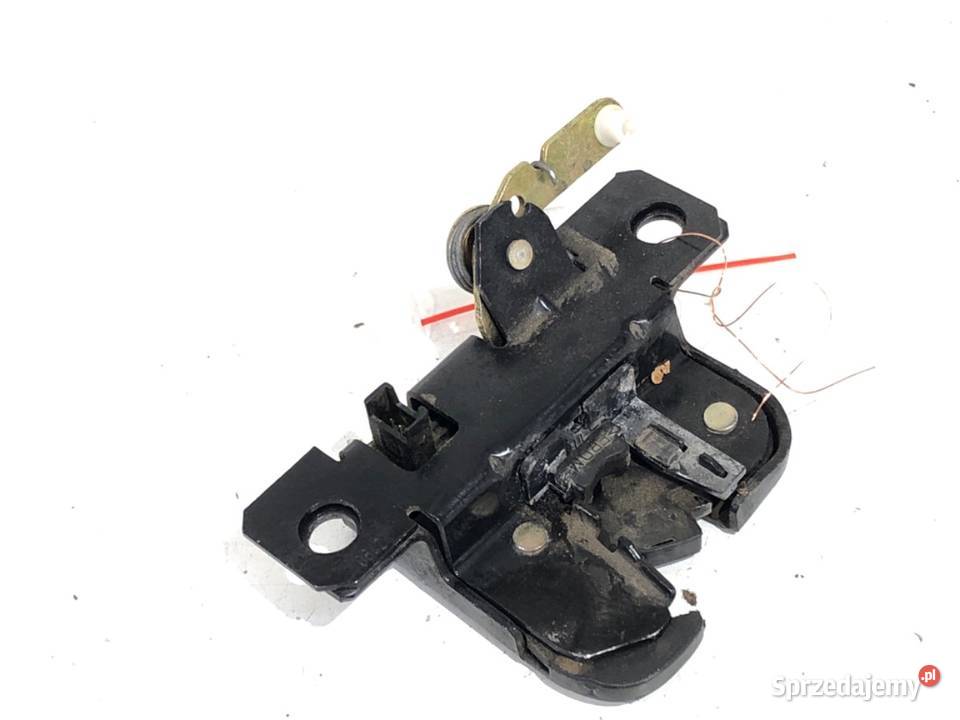 ZAMEK KLAPY TYŁ VW PASSAT B5 FL Hatchback 0005 Zamki, wkładki i kluczyki