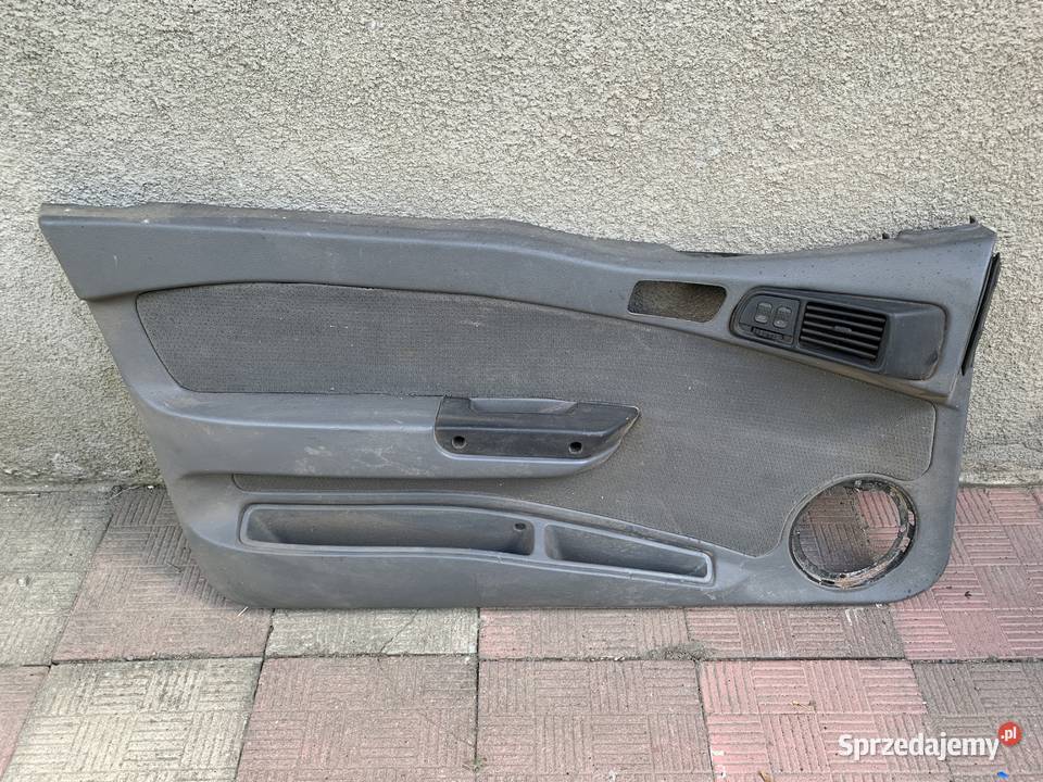 Boczki poszycia drzwi alfa romeo 145