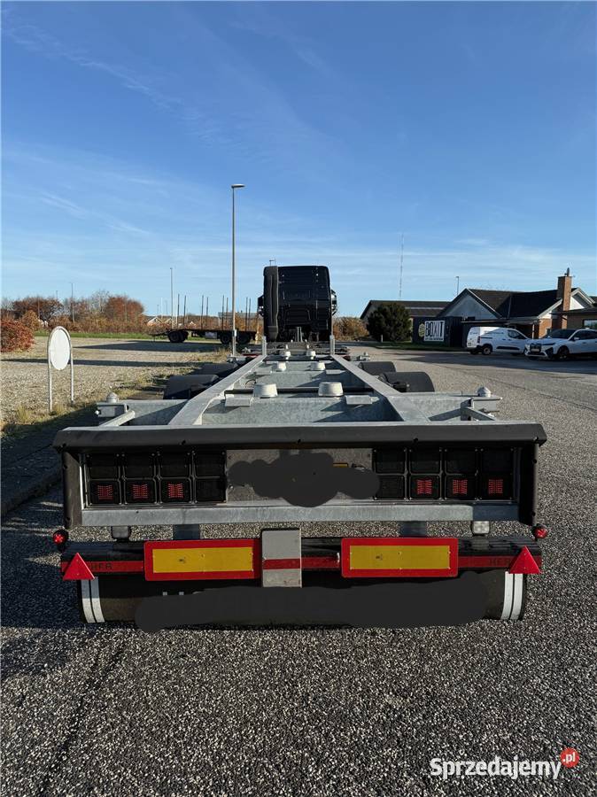 Bdf 3 osiowy 6x2 Volvo Rok produkcji 2015 Warszawa