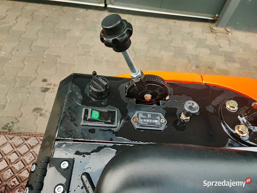 Minikoparka gąsienicowa AGT QH12R 1000 10 mth Gąsiennice