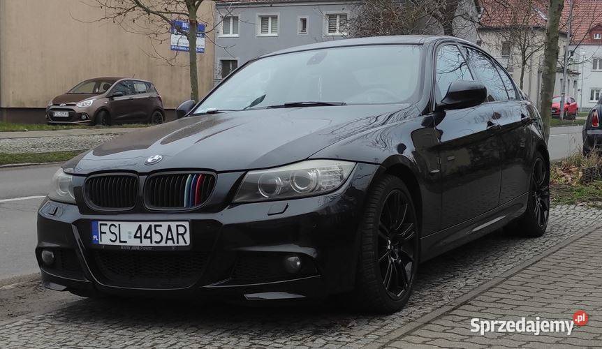 BMW E90 LCI 20D model 318d Mpakiet Rok produkcji 2011