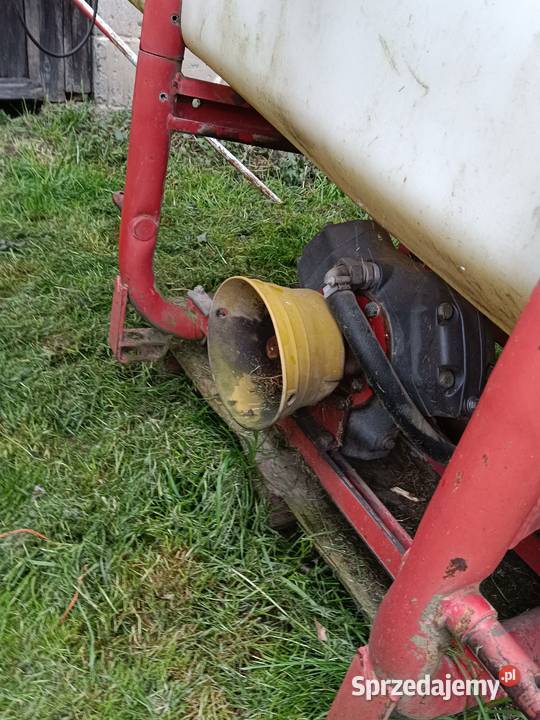 Opryskiwacz rolniczy Holder 800 l belka 12m małopolskie Gdów sprzedam