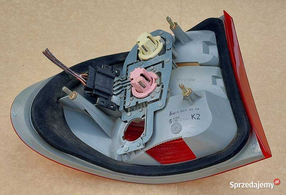 LAMPA PRAWA TYŁ MERCEDES W210 KOMBI A2108204864 Mielęcin