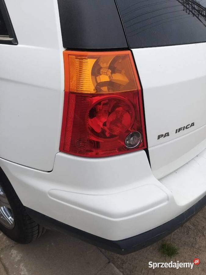 LAMPA TYLNA LEWA PRAWA CHRYSLER PACIFICA 0408 R Rok produkcji 2004