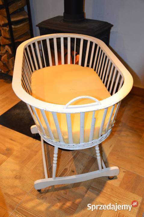 Łóżeczko dziecięce fotografia do studia do Warszawa