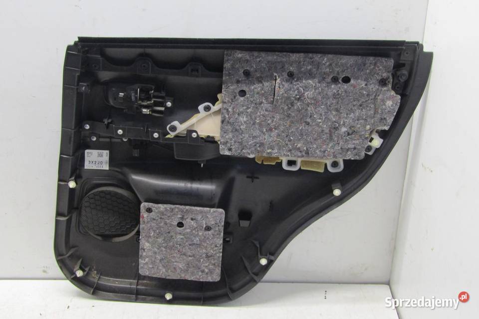 BOCZEK TAPICERKA DRZWI LEWY TYŁ TYLNA MITSUBISHI Tapicerki samochodowe lubelskie