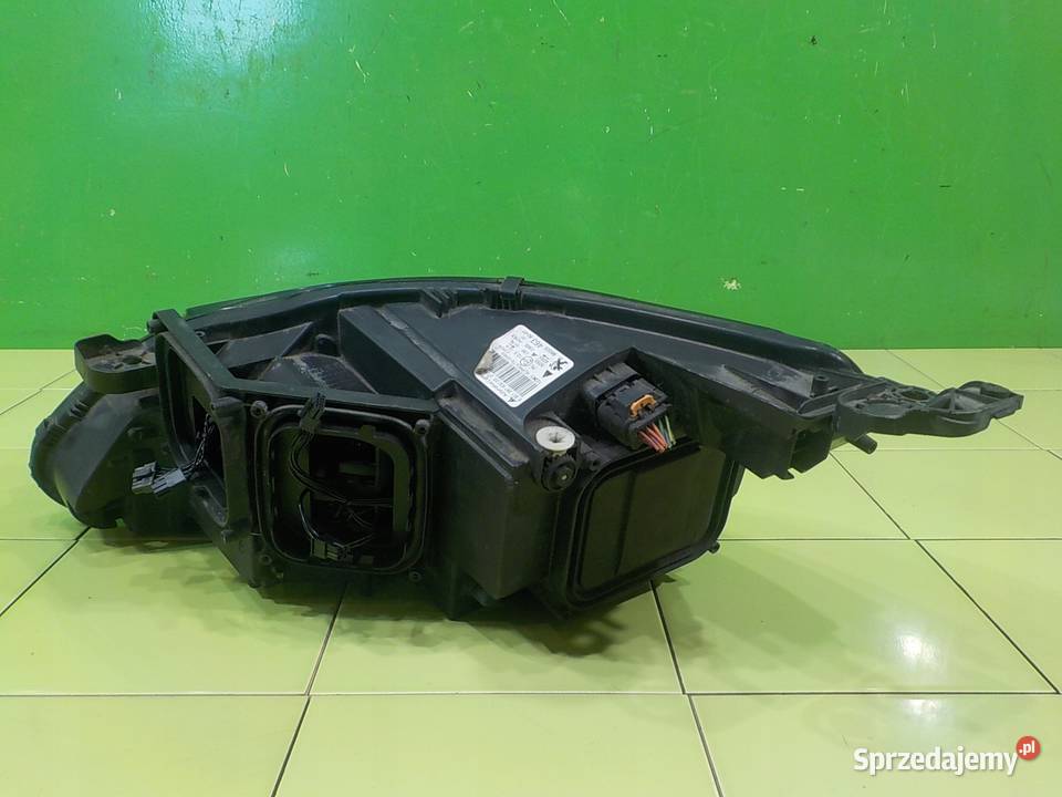 PEUGEOT 308 II GT 12 B AUT 16r HB 5D lampa prawa