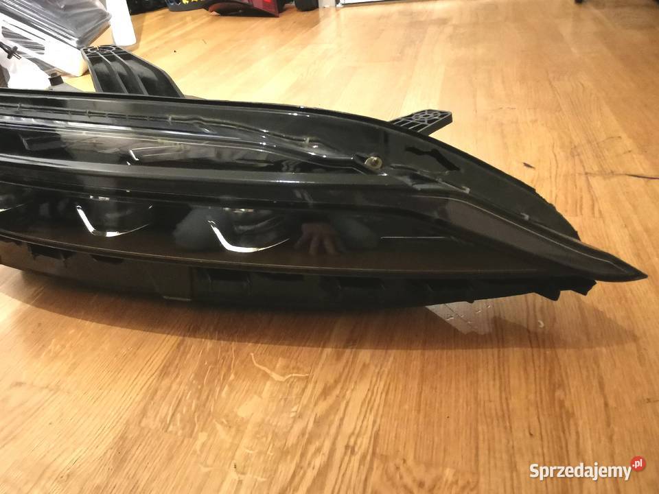 LAMPA REFLEKTOR PRAWY PRZOD BYD HAN HCE4121020F
