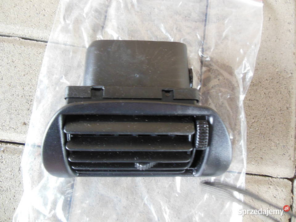 DYFUZOR NAWIEWU POWIETRZA PRAWY NA DESCE Kratki nawiewu Kozy