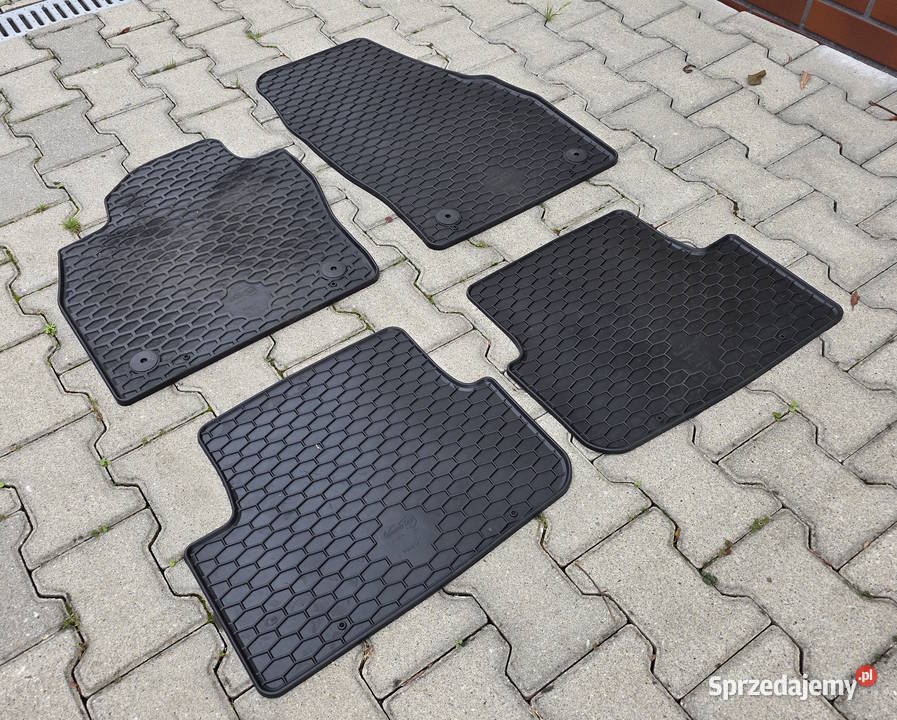 Oryginalne dywaniki gumowe PLUS VW Polo VI 2018
