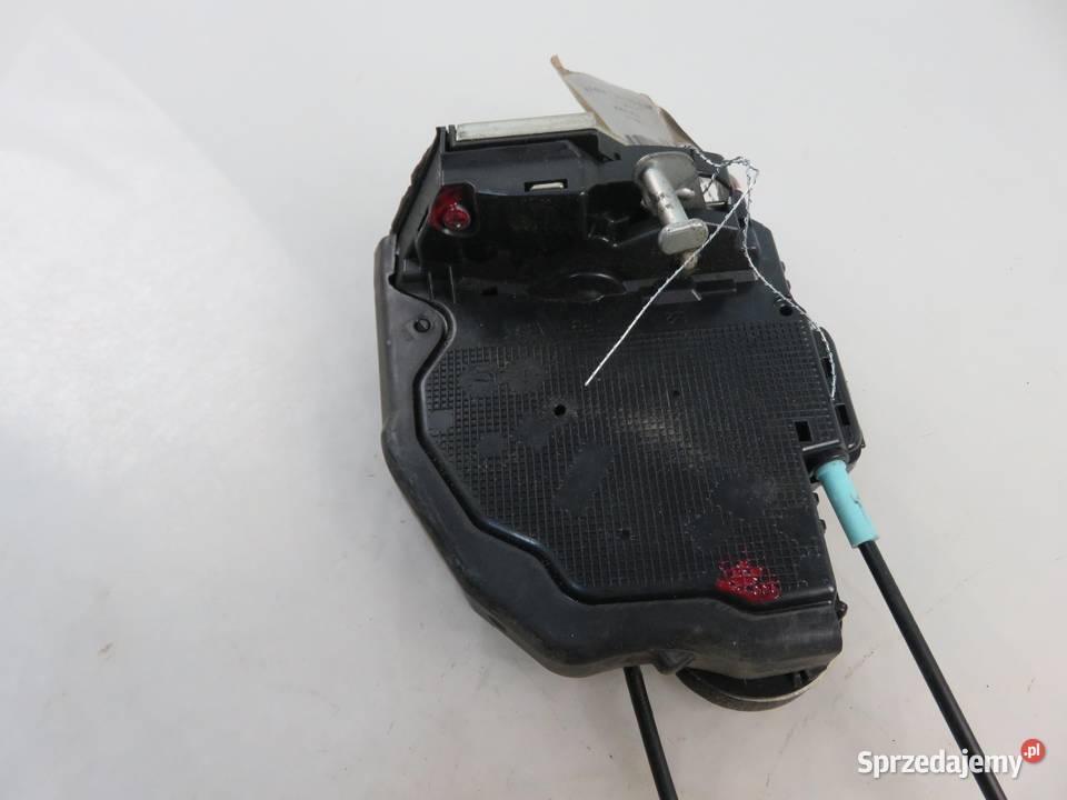 ZAMEK LEWY TYLNY TOYOTA URBAN CRUISER osobowe małopolskie