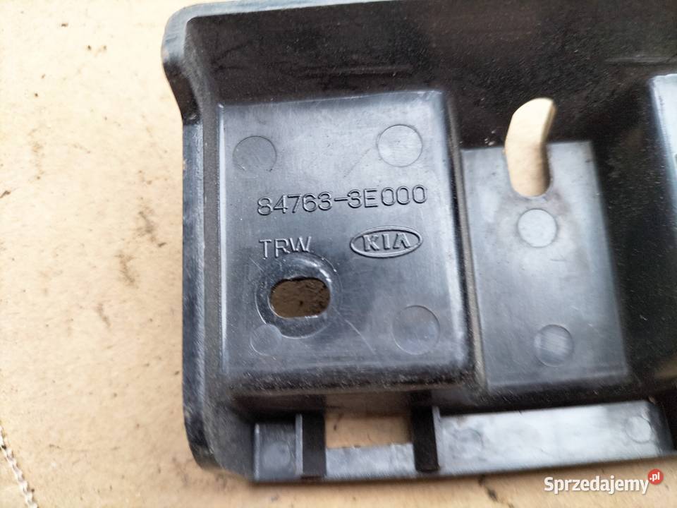 Kia Sorento 847633E000 UCHWYT Kamień-Kolonia