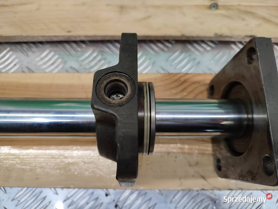 Siłownik skrętu CLAAS Celtis 456 Wilkowo sprzedam