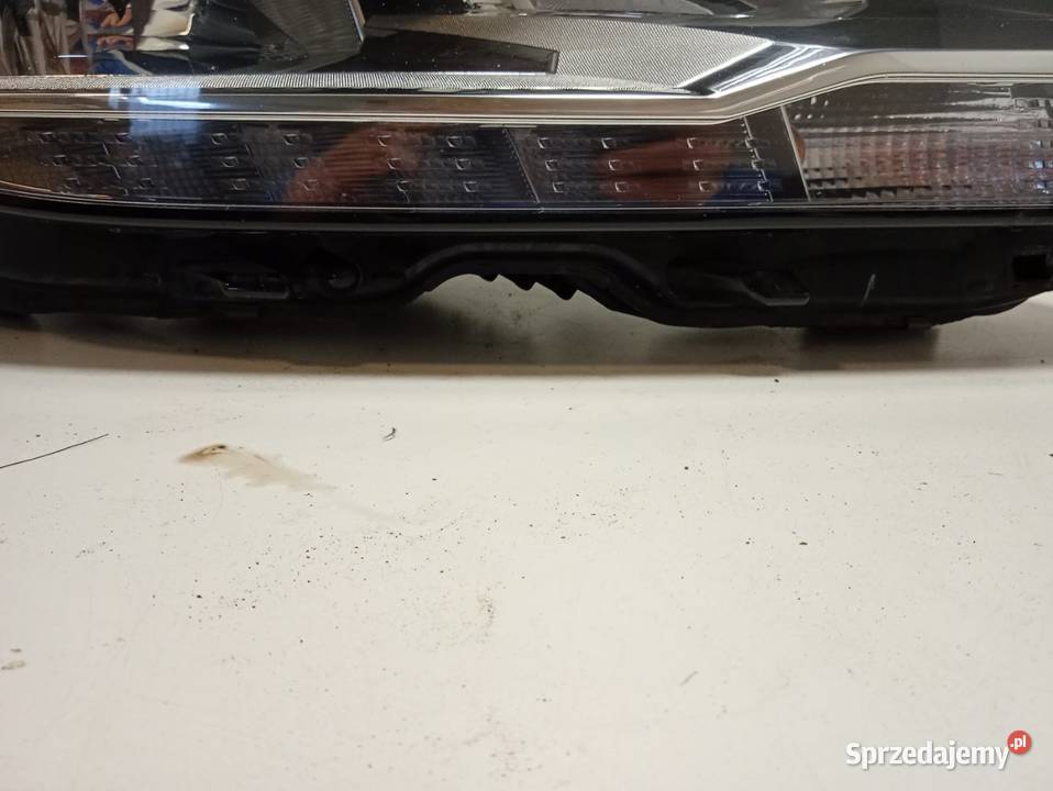Reflektor przedni prawy VW Tiguan II 5NN941006 Rok produkcji 2016