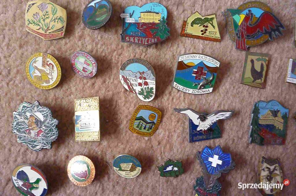 ZESTAW ODZNAK PTTK STARE I INNE 82 Kraków sprzedam