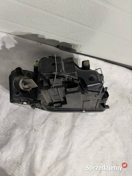 Lampa lewy przód Audi A6 C5
