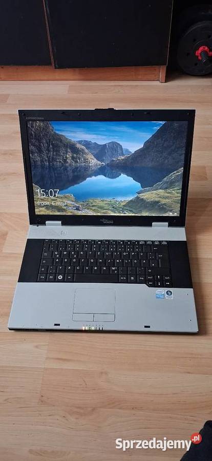 Laptop Fujitsu Siemens ESPRIMO Mobile Dodatkowe wyjście VGA Chorzele
