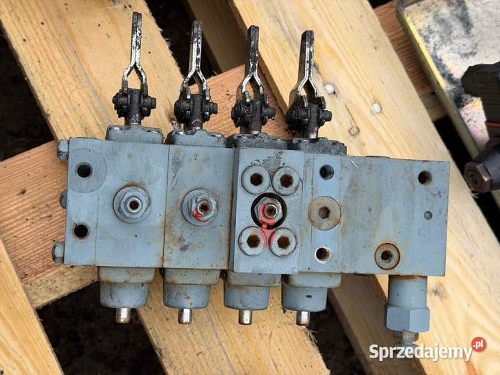 Rozdzielacz hydrauliczny JUNGHEINRICH AV 3579 Układ kierowniczy Antonie