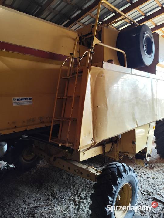 Kombajn zbożowy Holland TX32 łódzkie
