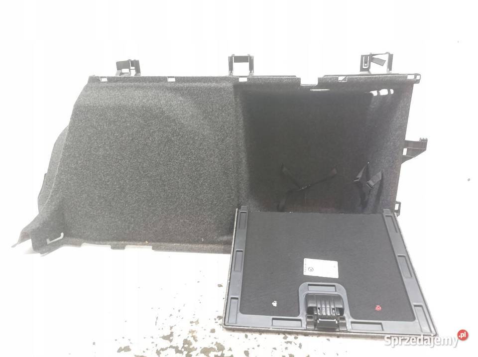 TAPICERKA BOCZEK BAGAŻNIKA PRAWY KOMBI 3T