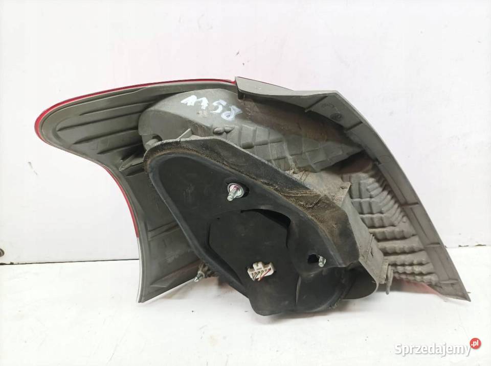 LAMPA TYŁ PRAWA LIFT FL Toyota Yaris II 20052011 świętokrzyskie sprzedam