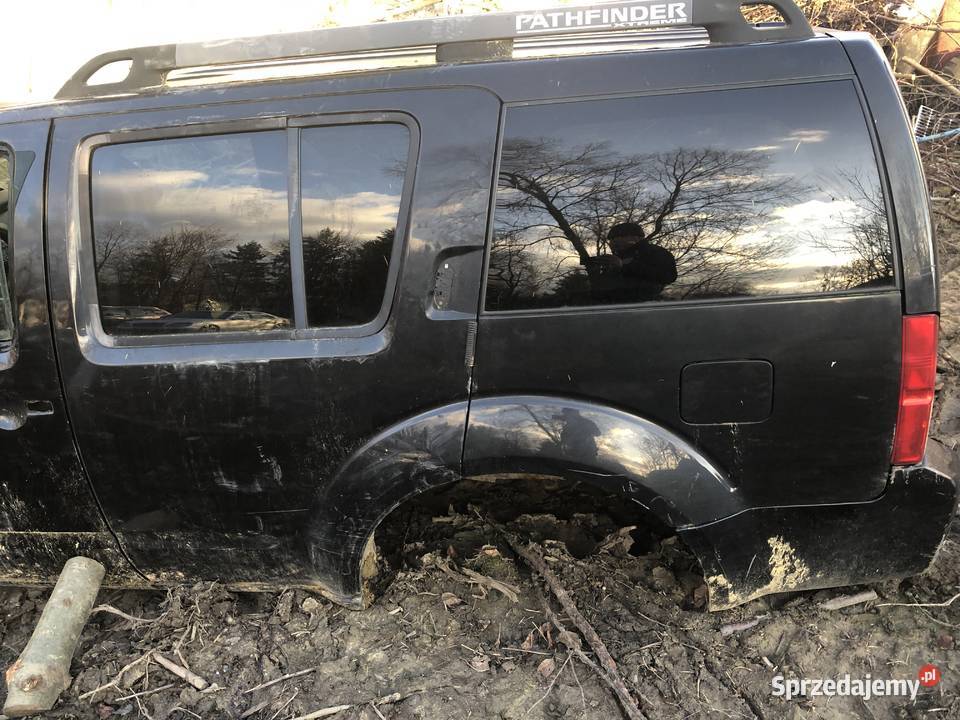 NISSAN PATHFINDER R51 NAVARA D40 częsci cwiartka Rok produkcji 2008 Drzwi Stobierna