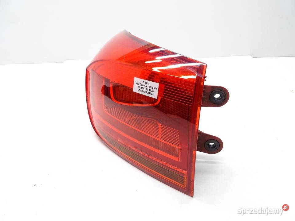 LAMPA LEWA LEWY TYŁ TYLNA W BŁOTNIK 5N0945095Q