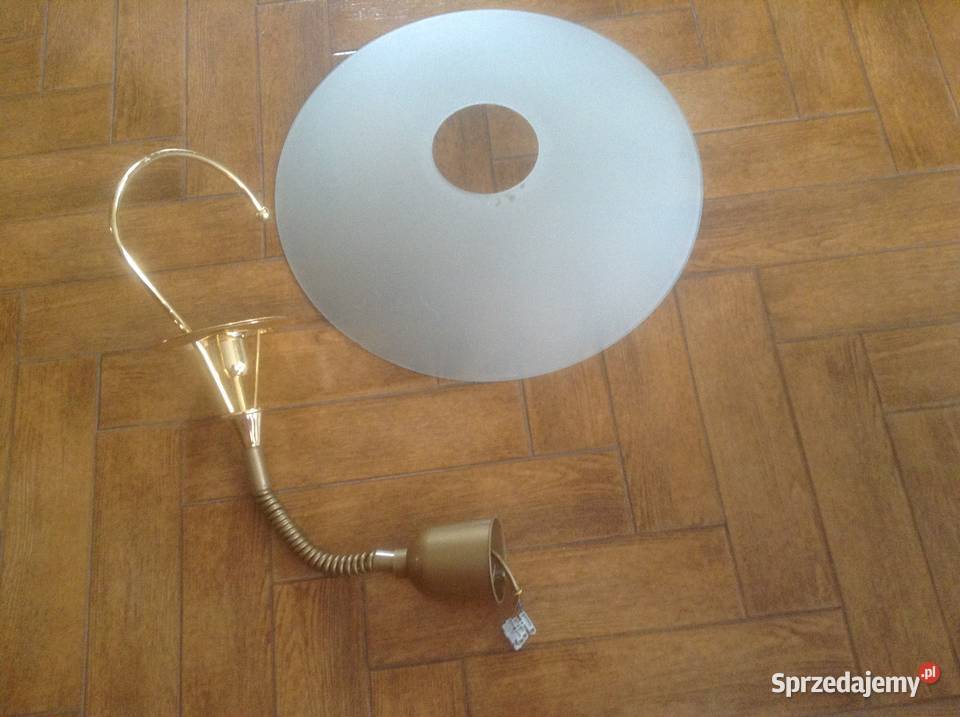 Lampa sufitowa ze szklanym kloszem i regulowaną Opole