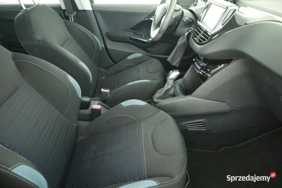 Peugeot 208 12 PureTech 208