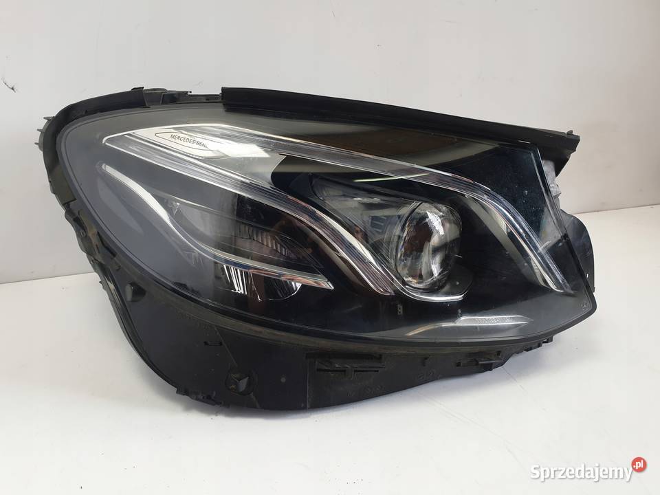 Mercedes W238 COUPE PRZEDNIA LAMPA PRAWA LED Rudka