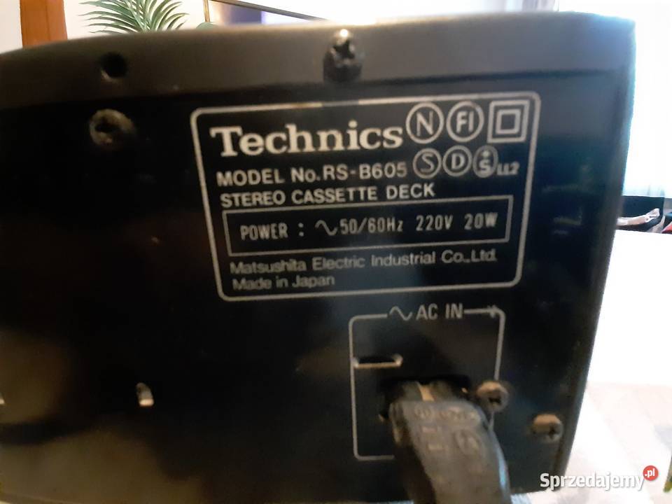 Magnetofon Technics RS B605