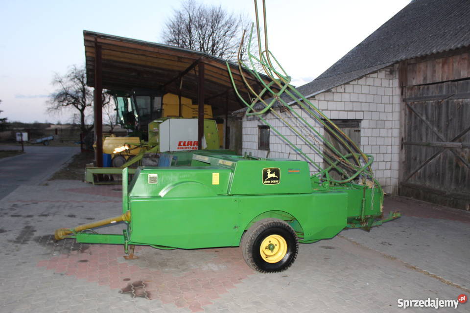 Prasa Kostkująca John Deere 332 A Szydłowiec