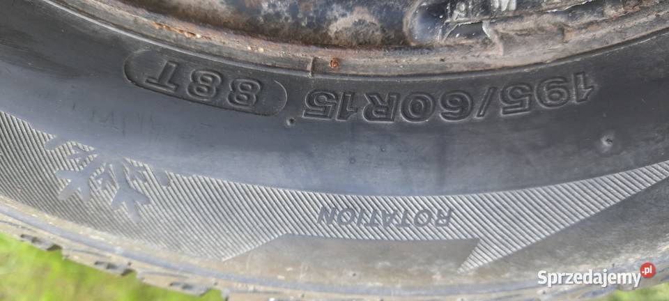 Koła z oponami zimowymi vw passat 19560r15 Obrzynowo sprzedam