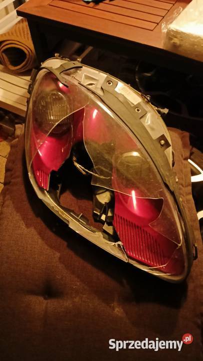 Uszkodzona lampa przednia prawa Corvette C6 Rzeszów
