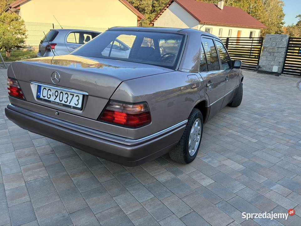 MercedesBenz W124 20d 5biegow 1993r w super garażowany